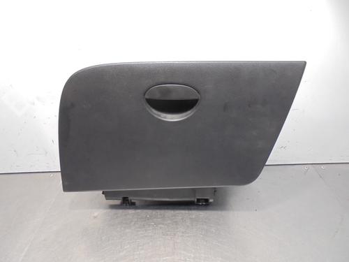Used Glove box Glove box 13468939 13468939