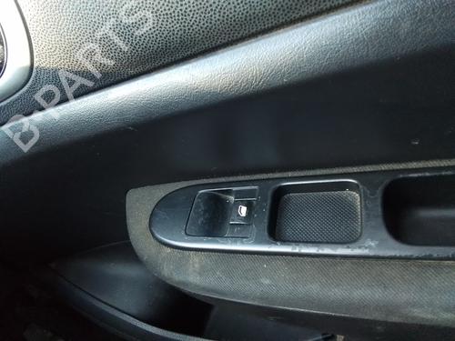 Used Right front window switch Right front window switch 35816147 35816147
