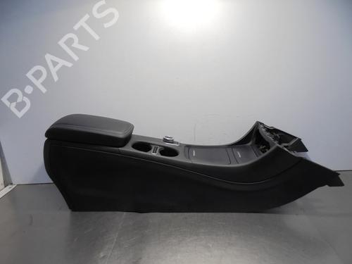 Mittelkonsole MERCEDES-BENZ CLA Coupe (C117) CLA 220 CDI / d (117.303) (177 hp) 13471727