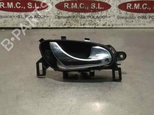 Used Front right interior door handle Front right interior door handle 13425021 13425021