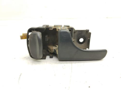 Used Front left interior door handle NISSAN TERRANO II (R20) 2.7 TDi 4WD (125 hp) 18297503