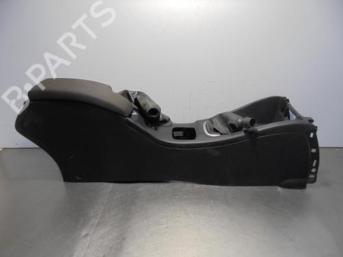 Middle console RENAULT MEGANE III Grandtour (KZ0/1) 1.5 dCi (KZ09, KZ0D, KZ1G, KZ29, KZ14, KZ1W, KZ10, KZ1F,... (110 hp) 13429745