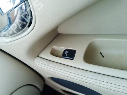 Used Right front window switch Right front window switch 35816713 35816713