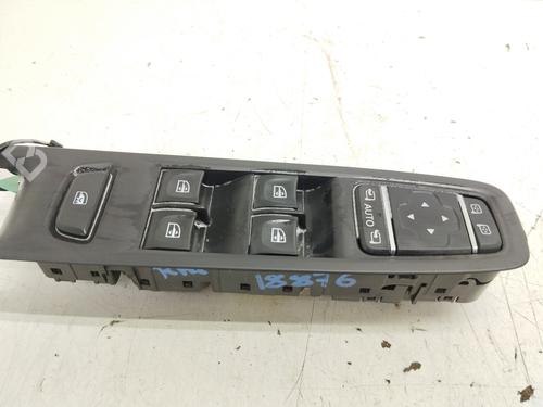 Used Left front window switch RENAULT CLIO IV (BH_) 1.2 TCe 120 (BHM0) (120 hp) 24452756