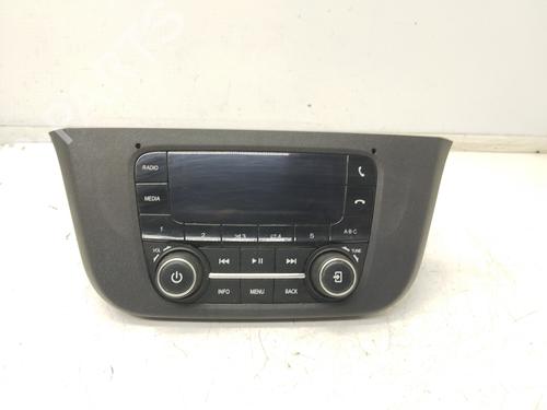Used Radio IVECO DAILY VI Van 33S12, 35S12 (116 hp) 27883075