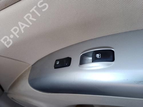 Used Right front window switch Right front window switch 35816693 35816693