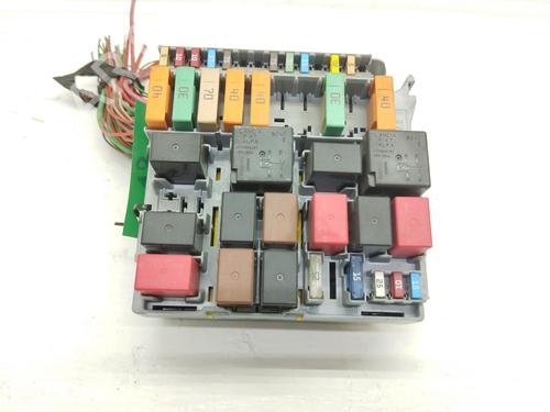 Used Fuse box IVECO DAILY VI Van 33S12, 35S12 (116 hp) 27883111