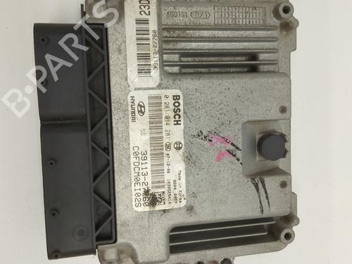 Used Engine control unit (ECU) HYUNDAI i30 (FD) [2007-2012]  15617827