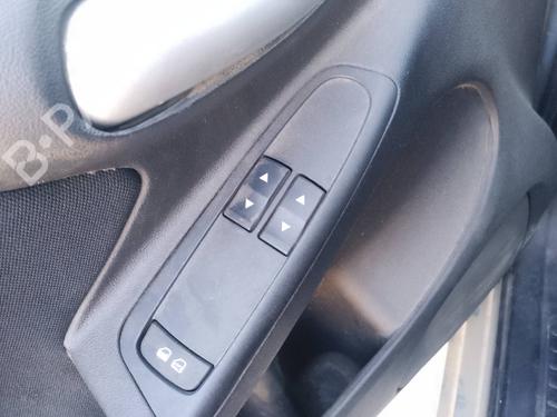 Used Left front window switch Left front window switch 35817360 35817360
