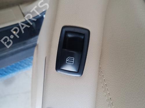 Used Right rear window switch Right rear window switch MERCEDES-BENZ GL-CLASS (X164) GL 320 CDI / 350 BlueTEC 4-matic (164.824, 164.825) (211 hp) 35818647 35818647