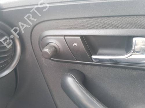 Used Right front window switch Right front window switch 35816529 35816529