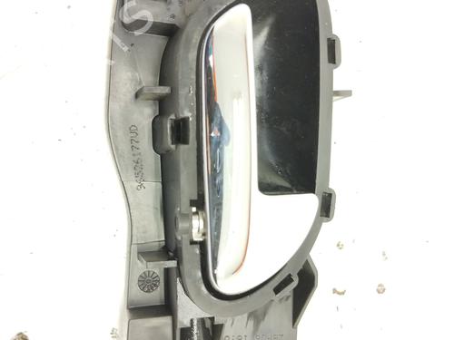 Used Front right interior door handle PEUGEOT 407 (6D_) 2.0 (6DRFNB, 6DRFNE) (136 hp) 22714621