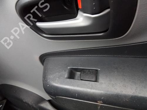 Used Right front window switch Right front window switch 35816246 35816246