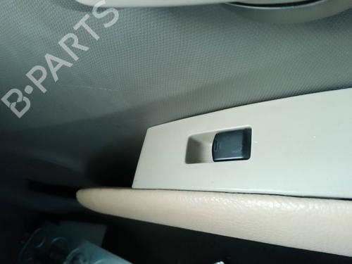 Used Right front window switch Right front window switch 35818428 35818428