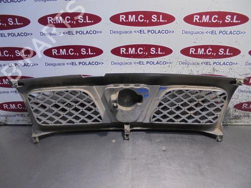 Grille NISSAN TERRANO II (R20) 2.7 TDi 4WD | BP13464395C40 