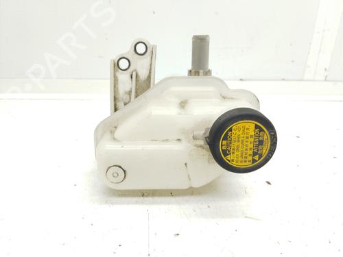 Used Expansion tank TOYOTA YARIS (_P13_) 1.5 Hybrid (NHP130_, NHP130) (101 hp) 17386223