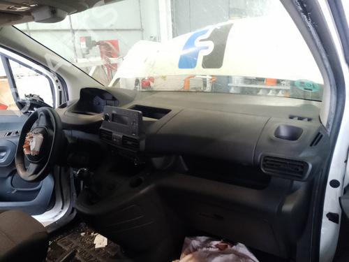 dashboard-peugeot-partner-box-bodympv-k9-2018-36533353 main image
