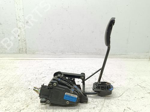 pedal-renault-clio-ii-bb_-cb_-1998-1999-2000-2001-2002-2003-2004-2005-2006-2007-2008-2009-2010-2011-2012-2013-2014-2015-2016-32320616 main image