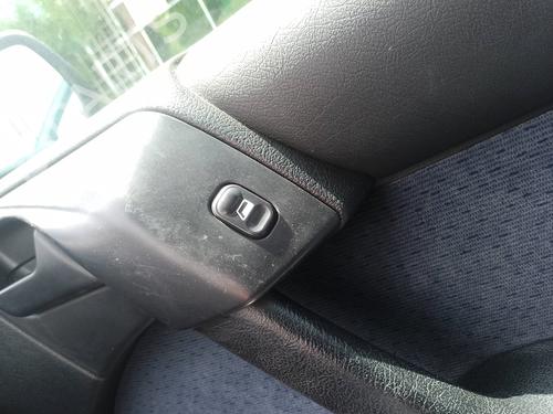 Used Right front window switch Right front window switch 35817247 35817247