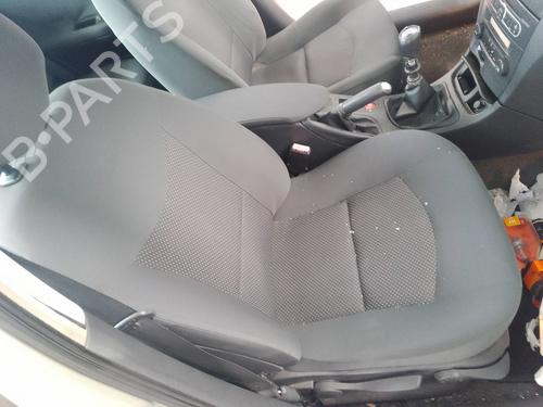 Used Right front seat Right front seat 35818469 35818469