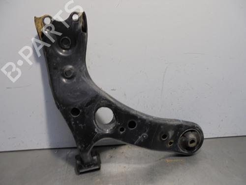 Left front suspension arm TOYOTA AURIS (_E18_) | BP13472073M12