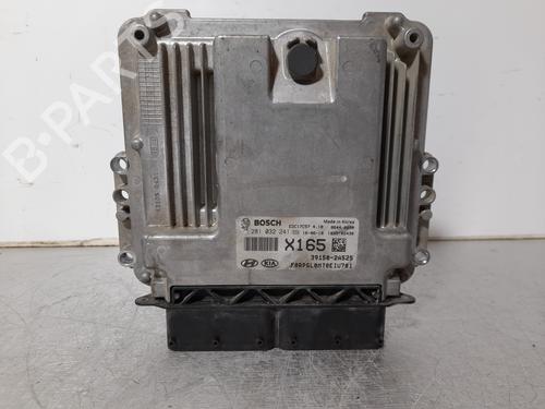 Used Engine control unit (ECU) KIA CARENS IV 1.7 CRDi (116 hp) 15128431