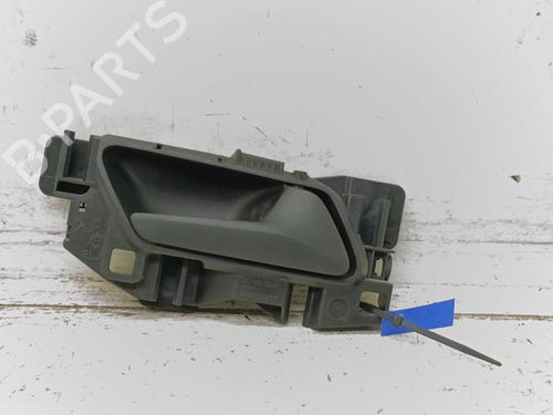 Used Front right interior door handle Front right interior door handle 37607736 37607736
