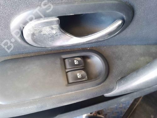 Used Left front window switch Left front window switch RENAULT CLIO III (BR0/1, CR0/1) [2005-2014] 35818625 35818625