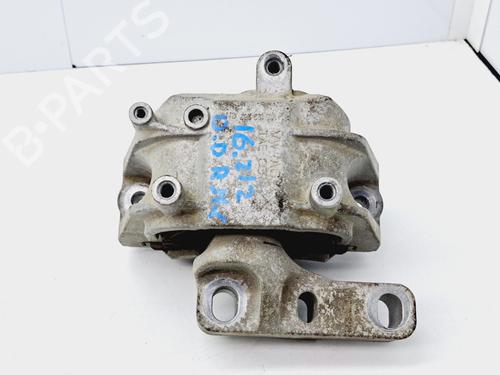 Used Engine mount VW TOURAN (1T3) 1.6 TDI (105 hp) 13582916