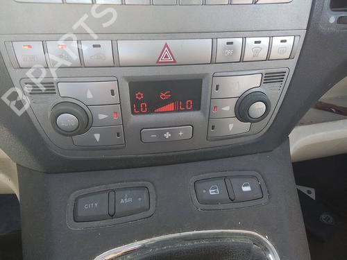 Used Climate control Climate control 35815869 35815869