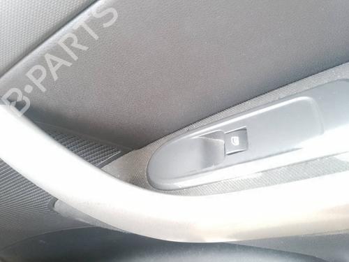 Used Right front window switch Right front window switch 35817265 35817265
