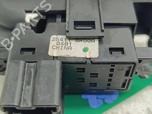 Right front window switch NISSAN QASHQAI I (J10, NJ10) | BP32192384I26