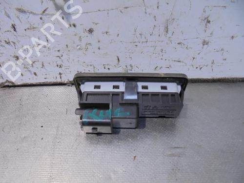 Tailgate handle PEUGEOT 3008 II SUV (MC_, MR_, MJ_, M4_) 1.5 BlueHDi 130 | BP13461816C132