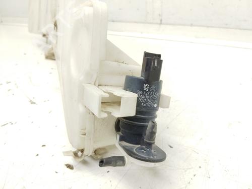 Windscreen washer tank PEUGEOT 3008 II SUV (MC_, MR_, MJ_, M4_) 1.5 BlueHDi 130 | BP18841806C113