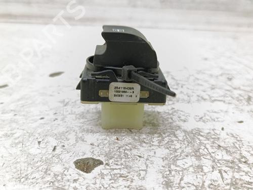Right front window switch DACIA SANDERO III | BP38306045I26 - Image 3