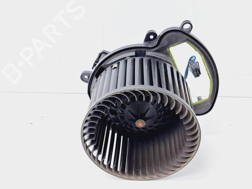 Motor da chauffage Motor da chauffage RENAULT MEGANE IV Grandtour (K9A/M/N_) 1.3 TCe 100 (K9N8) (102 hp) 35815922 35815922