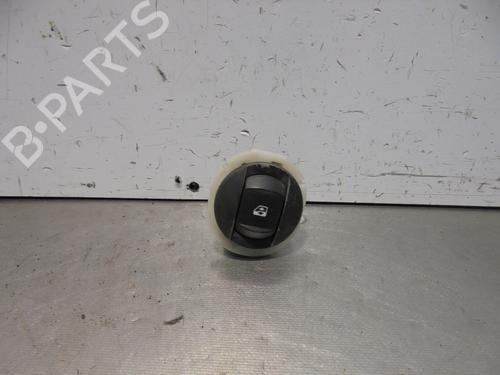 Interrupteur de vitre avant droite RENAULT MEGANE II (BM0/1_, CM0/1_) 1.5 dCi (BM02, BM13, BM2A, CM02, CM13) (101 hp) 13456695