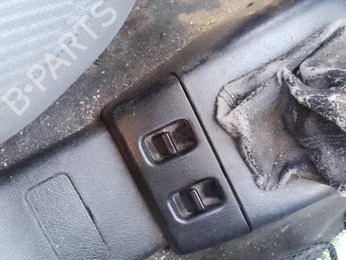 left-front-window-switch-rover-25-i-hatchback-rf-1999-2000-2001-2002-2003-2004-2005-2006-35817133 main image