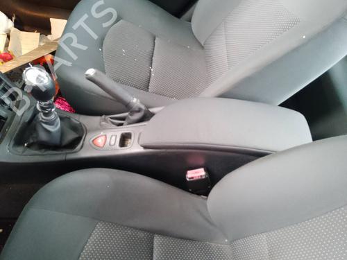 Used Armrest / Center console Armrest / Center console 35818468 35818468