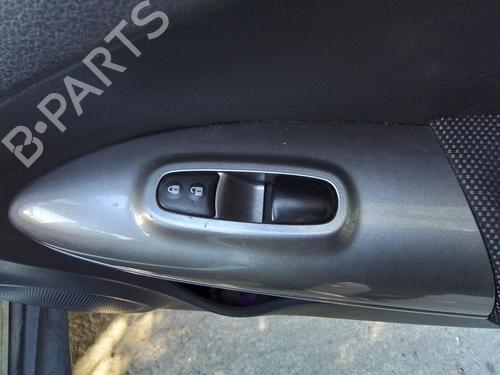 Used Right front window switch Right front window switch 35815975 35815975