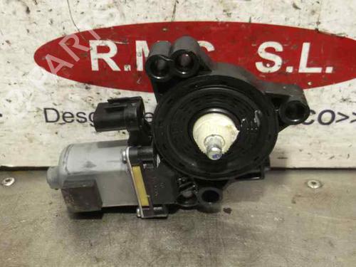 Moteur de lève-vitre arrière gauche HYUNDAI i30 (GD) [2011-2025]  13460831