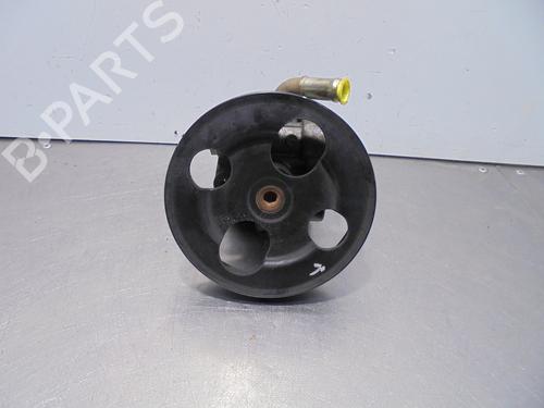 Pompe de direction assistée SUZUKI GRAND VITARA I (FT, HT) 2.0 HDI 110 16V 4x4 (SQ 420D, TD83V) (109 hp) 17095138