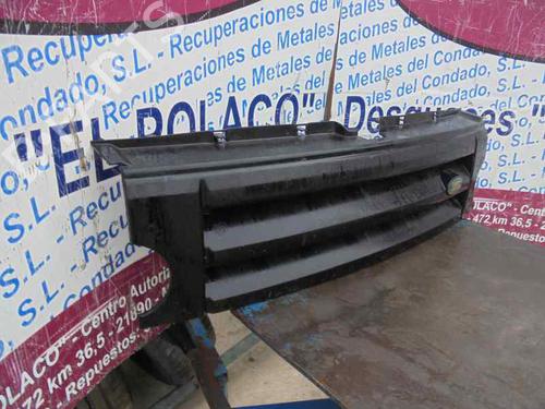 Grille LAND ROVER DISCOVERY III (L319) 2.7 TD 4x4 | BP13464188C40 