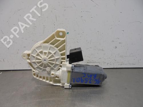Used Left front window motor MERCEDES-BENZ CLA Coupe (C117) CLA 220 CDI / d (117.303) (177 hp) 13471737