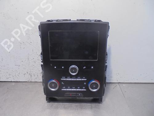 Airco bedieningspaneel RENAULT MEGANE IV Hatchback (B9A/M/N_) 1.2 TCe 130 (B9MR) (130 hp) 13426708