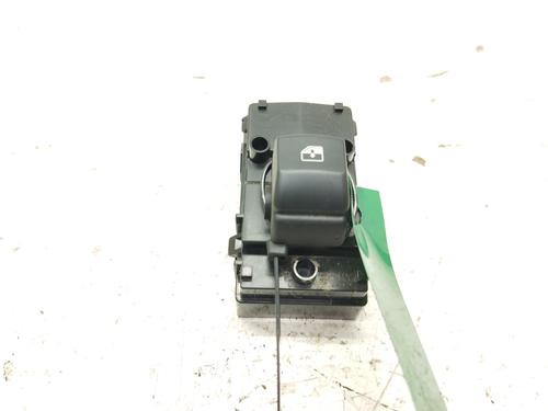 Used Left rear window switch KIA XCEED (CD) [2019-2025]  31072551