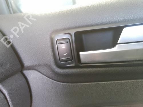 Used Right front window switch Right front window switch 35817557 35817557