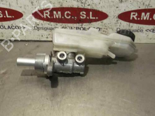 Used Brake master cylinder TOYOTA AVENSIS Estate (_T27_) 2.2 D-4D (ADT271_, ADT271R) (150 hp) 13456519