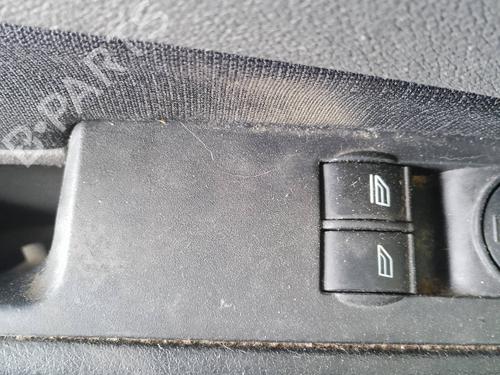 left-front-window-switch-ford-focus-ii-da_-hcp-dp-2004-2005-2006-2007-2008-2009-2010-2011-2012-2013-35818713 main image