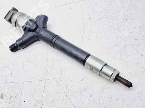 Injector TOYOTA AVENSIS (_T25_) 2.2 D-4D (ADT251_, ADT251R) | BP24528375M100 